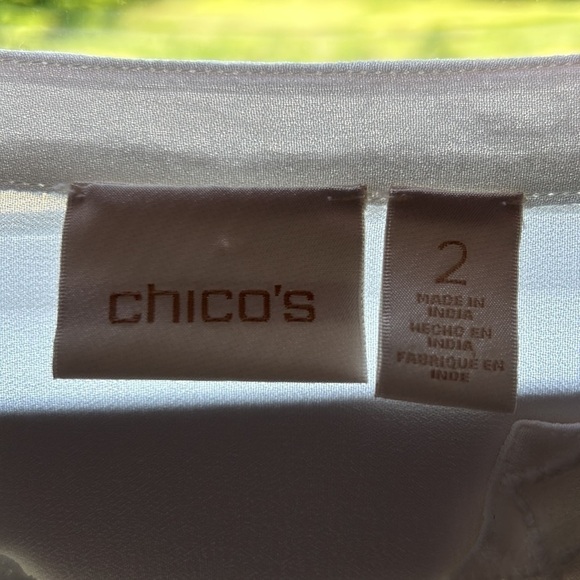 Summer sheer 3/4 sleeve Chicos Size 2 Embroidery overlay Vneck summer top - Picture 7 of 15
